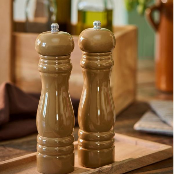 Kværn - Hazelnut - Ib Laursen
